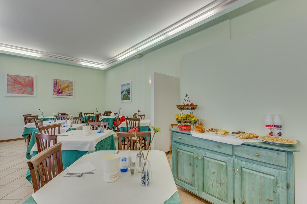 Hotel Austria Каорле Экстерьер фото