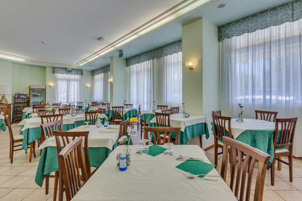 Hotel Austria Каорле Экстерьер фото