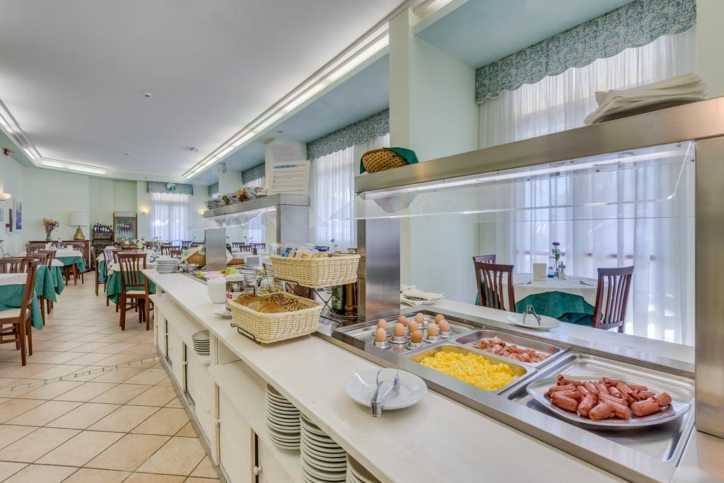Hotel Austria Каорле Экстерьер фото