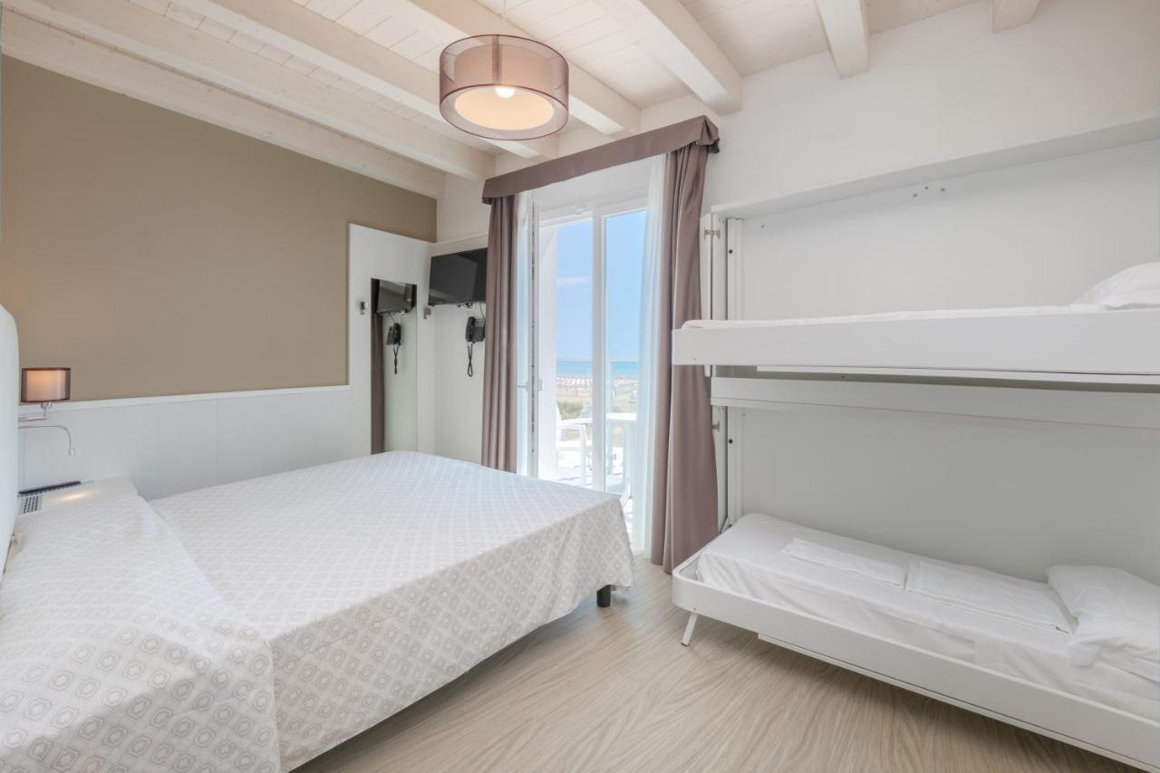 Hotel Austria Каорле Экстерьер фото